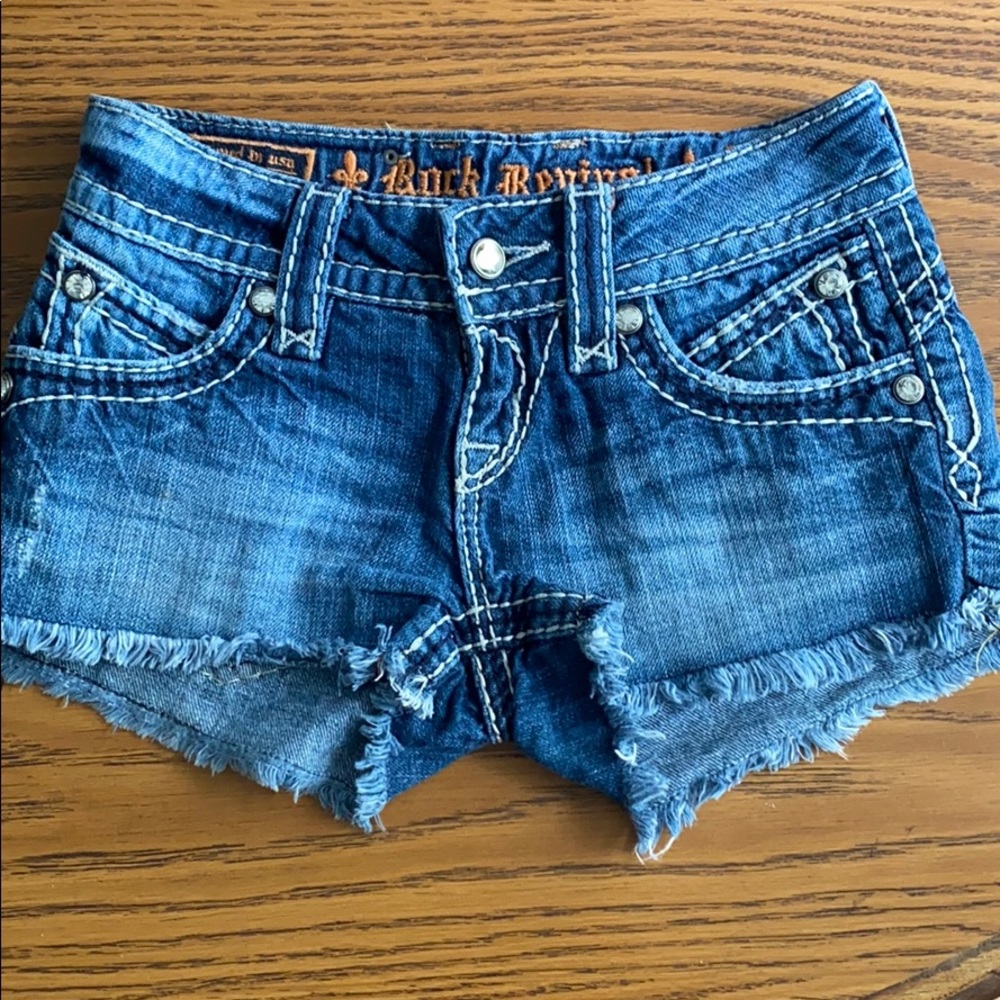 Rock Revival Scarlett shorts size 24